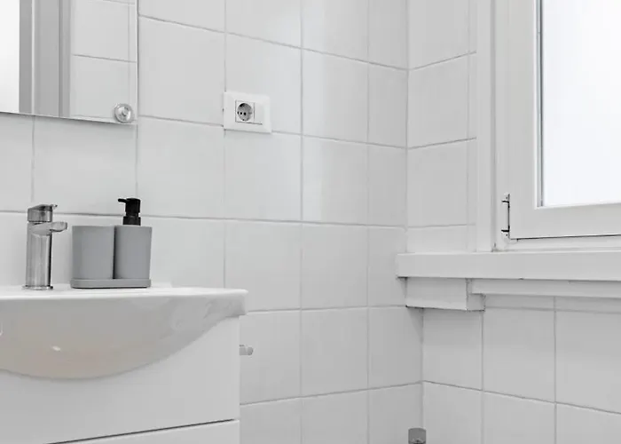 Vatican Modern Family - 3 Bedroom Apartment Rom