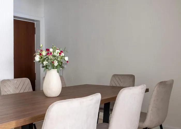 Vatican Modern Family - 3 Bedroom Apartment Rom